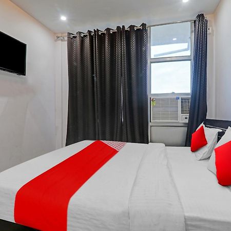 Oyo Flagship 81064 Chaudhary In Hotel Gorakhpur Ngoại thất bức ảnh