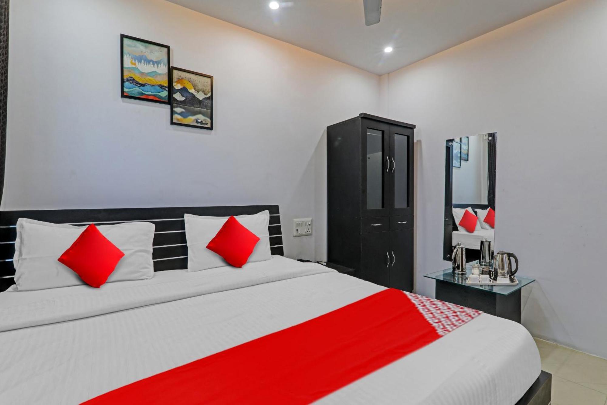 Oyo Flagship 81064 Chaudhary In Hotel Gorakhpur Ngoại thất bức ảnh