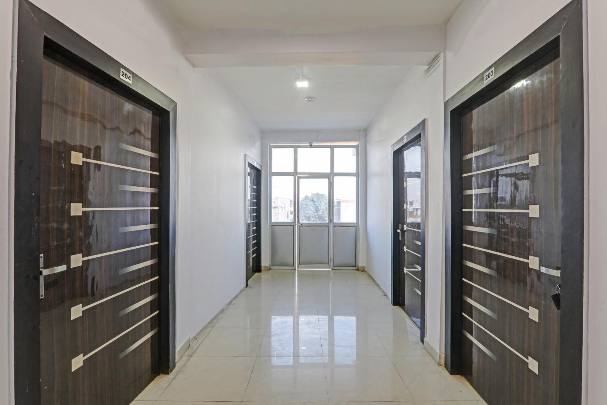 Oyo Flagship 81064 Chaudhary In Hotel Gorakhpur Ngoại thất bức ảnh