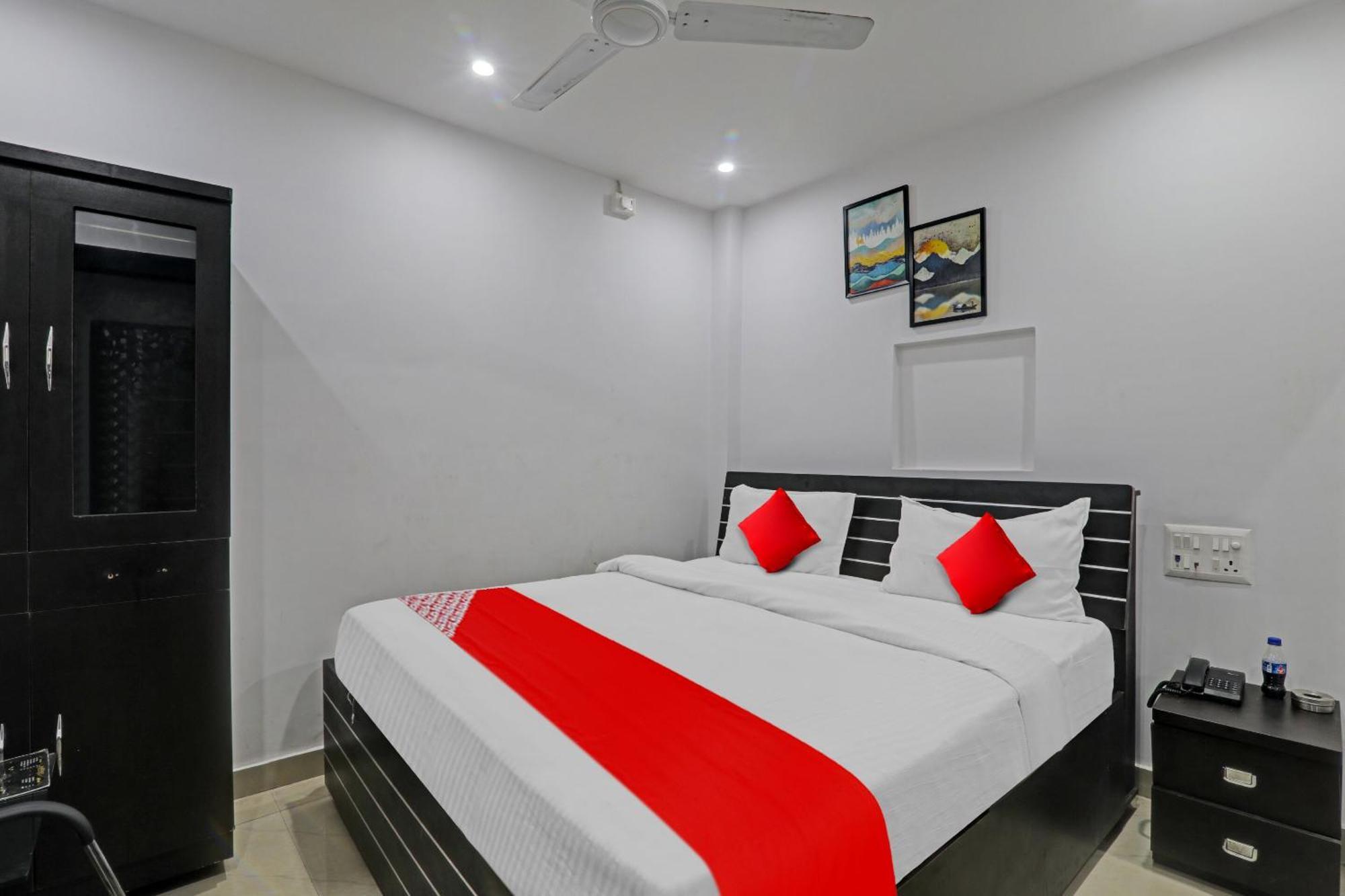 Oyo Flagship 81064 Chaudhary In Hotel Gorakhpur Ngoại thất bức ảnh